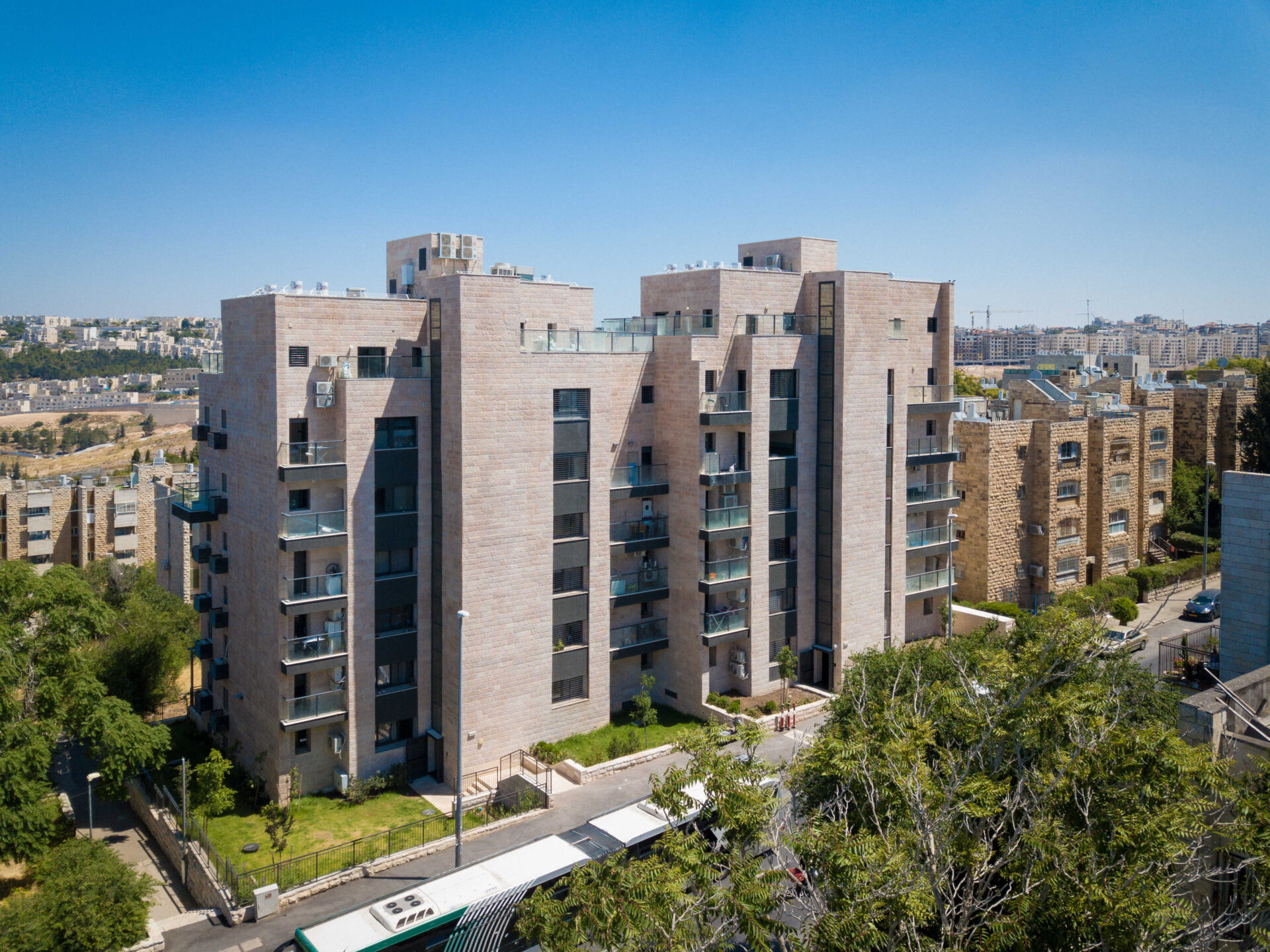 ים סוף 8, ירושלים