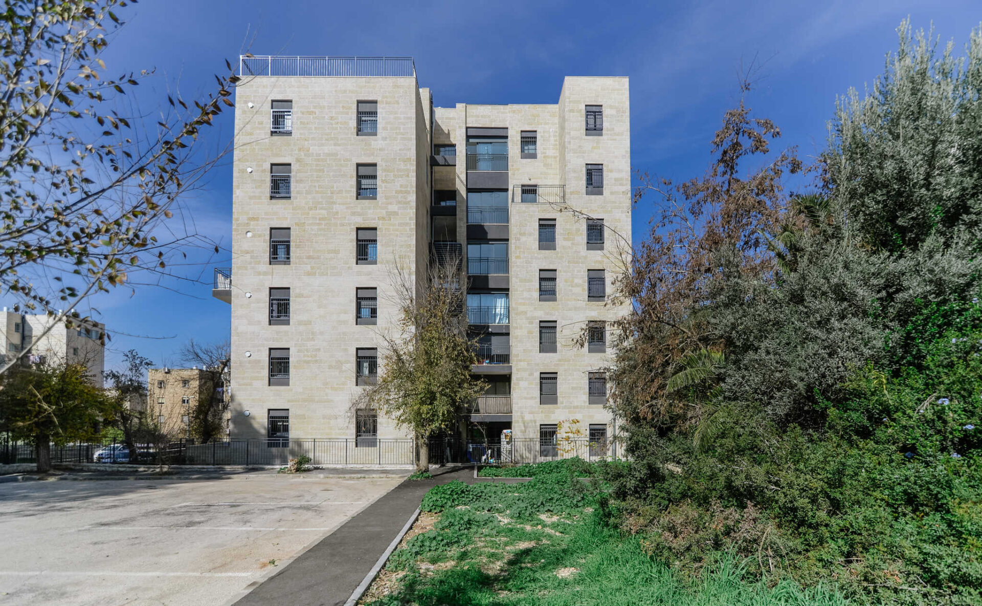 מבוא-לבנה-2-2-(id-245672)_optimized